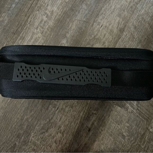 Nike Hard Shell Lunchbox - Picture 5 of 8